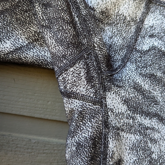 Lululemon Wunder Under Crop (Hi-Rise) (21") Luon Hazy Days Black White - Picture 5 of 10